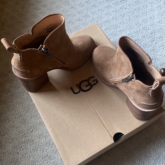 UGG Pixie boot size 9 color chestnut - Picture 3 of 5